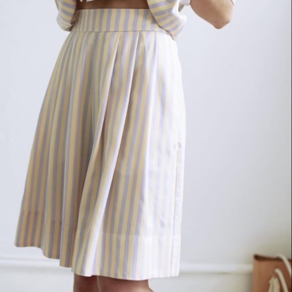 Mr. Larkin Stripe Short Medium